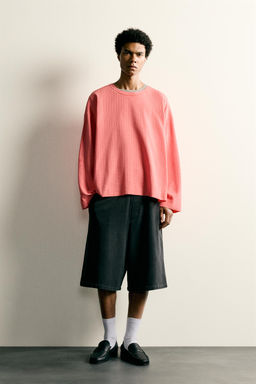 CAMISETA RELAXED FIT MANGA LARGA / Coral