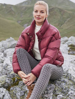 Женская стеганая куртка ESMARA