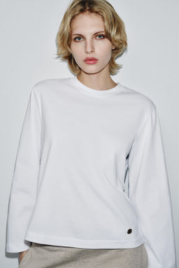 LONG SLEEVE LABEL T-SHIRT