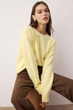 Wardrobe Essentials Sar? Yun Kar?s?ml? Tuylu Premium Iplik Genis Kal?p Triko Kazak | TWOAW26KZ00125