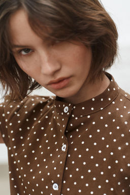 TOP POPEL?N LUNARES / marron/blanco - Zara фото 3