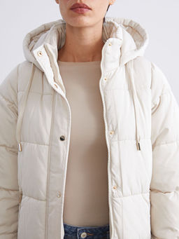 Kap??onlu Kad?n ?i?me Mont