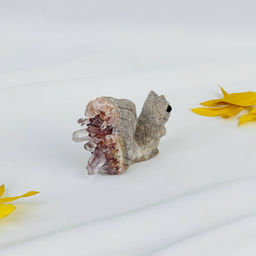 Белка из камня с друзами Горного Хрусталя - Радуга самоцветов фото 4