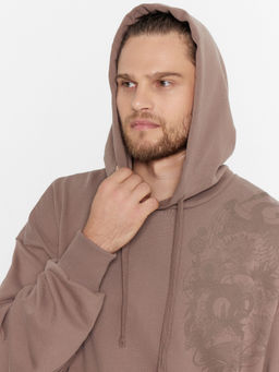 Худи мужское в таупово-бежевом цвете тауп +печать 121867-1 - Mark formelle фото 4