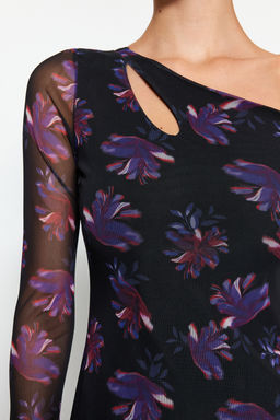 TRENDYOLMILLA Siyah Tul Bask?l? Vucuda Oturan Asimetrik Yaka Astarl? Midi Orme Kalem Esnek Elbise TWOAW24EL00608  фото 4