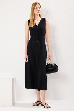 TRENDYOLMILLA Siyah Dugmeli Kolsuz Midi Dokuma Gomlek Elbise TWOSS24EL00442 фото 9