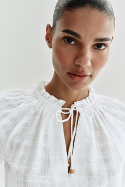 BLUSA BORDADOS FLORES / Crudo - Zara фото 3