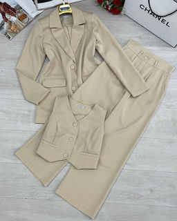 Костюм тройка