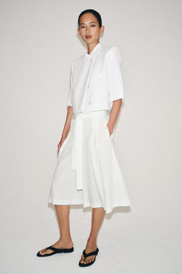 BLAZER CROPPED MANGA CORTA ZW COLLECTION / Crudo