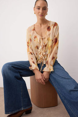 Sar?-Cok Renkli Sifon Transparan F?rf?rl? Desenli Dokuma Bluz TWOAW26BZ00094 - Trendyolmilla фото 2