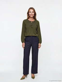 Ba?lamal? Yaka Nak??l? Bluz