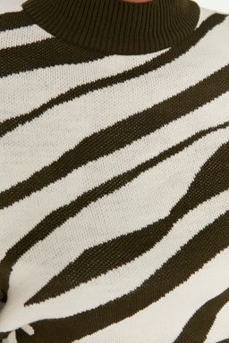 Zumrut Yesili Zebra Desenli Crop Triko Kazak TWOAW21KZ0010 - Trendyolmilla фото 12