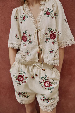 SHORTS FLORES BORDADAS / Crudo - Zara фото 3