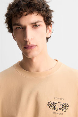 T-SHIRT WITH CONTRAST GRAPHIC - Zara фото 5