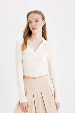 Крутой облегающий трикотажный свитер с воротником-поло