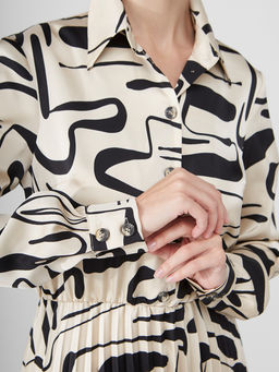 Платье из принтованной атласной ткани