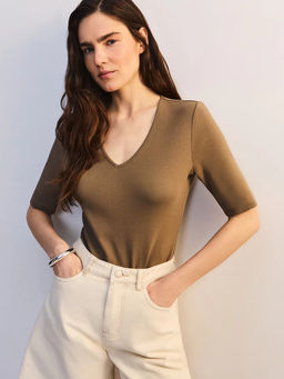 Боди из хлопка с треугольным вырезом / Zarina