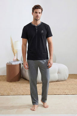 Siyah Regular Dugmeli Yaka Orme Buyuk Beden Pijama Tak?m? TMNSS26AI00010