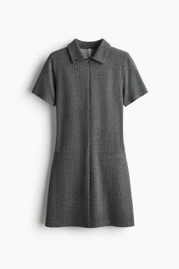 Vestido de punto con cuello camisero