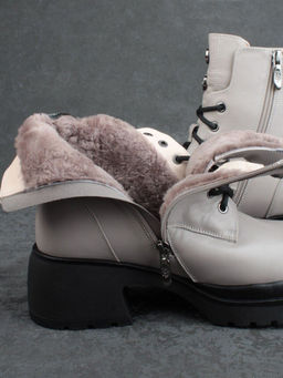 04-M3-H205 BEIGE GRAY Ботинки зимние женские (натуральная кожа, натуральный мех)