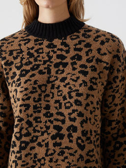 Dik Yaka Leopar Desenli Kad?n Triko Tunik