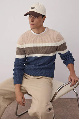Bej Slim Fit Y_nl_ Bisiklet Yaka Panelli Renk Bloklu Triko Kazak TMNAW22KZ0343