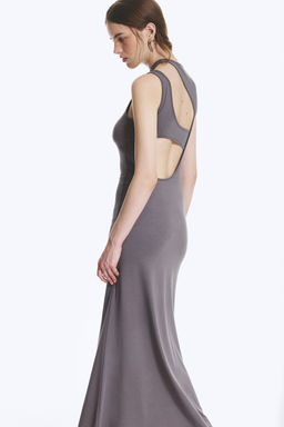 Maxivestido con recorte
