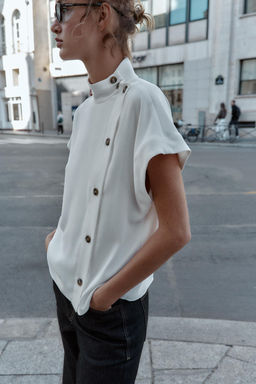 SHIRT WITH CONTRAST BUTTONS - Zara фото 5