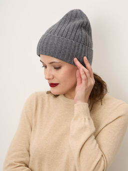 Шапка из кашемира 15-24-206-0C графит