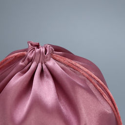 Цена за 5 шт. Мешок атласный Думаю о тебе, 20 х 30 см - Дарите счастье фото 3