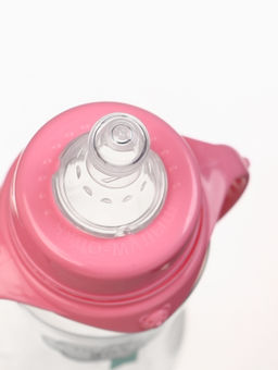 Бутылочка для кормления M&B «Любимая доченька», классическое горло, с ручками, от 3 мес., 250 мл., приталенная, цвет розовый