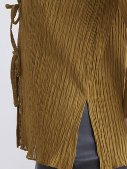 V Yaka Dokulu Kad?n H?rka