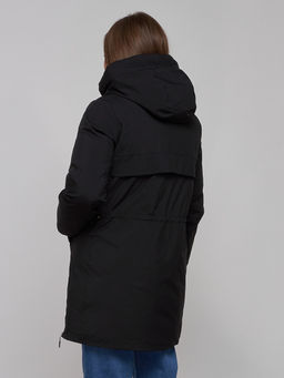 Зимняя женская куртка молодежная с капюшоном черного цвета 58622Ch - RoccaManer фото 10