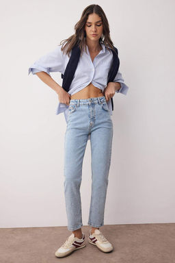 Mavi Yuksek Bel Comfort Yeni Mom Jeans TWOAW26JE00058
