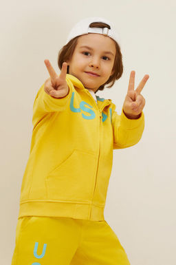 Желтая базовая толстовка для мальчика