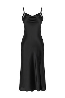 TRENDYOLMILLA Siyah Tas Fiyonk Detayl? Degaje Yaka Saten Dokuma Elbise TPRSS25EL00061
