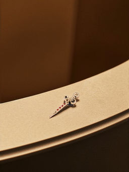 Значок Шприц карпульный, цвет красный в золоте