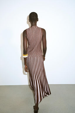 TEXTURED STRIPED SLEEVELESS TOP - Zara фото 5