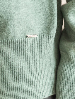 Свитер Vilatte D34.206 из пряжи с кашемиром светло-оливковый меланж  фото 6