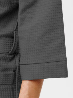 Мужской укороченный вафельный халат с планкой темно-серый В-05 (32)