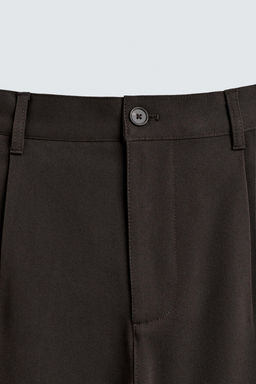 PANTAL?N STRAIGHT FIT CONFORT / Marr?n