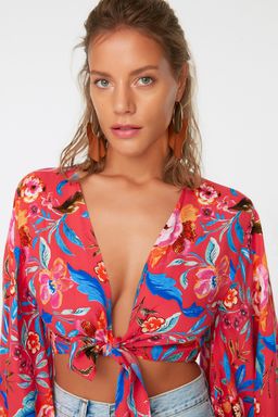 Cicek Desenli Dokuma Volanl? Plaj Crop Bluz TBESS19BB0095