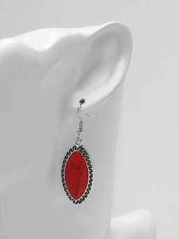 Серьги под натуральный камень Натурель эллипс, красные в чернёном серебре