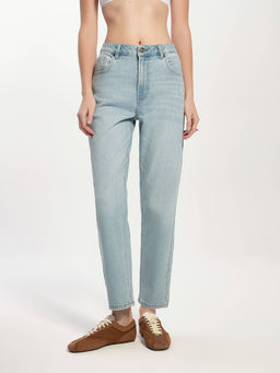 CONTE CON-730 Джинсы mom с легким эффектом потёртостей и разрушений light blue