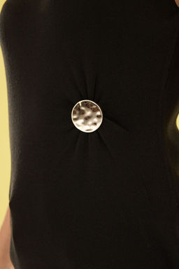 Siyah Aksesuar Detayl? Bisiklet Yaka Ince Bluz TWOSS25BZ00312 - Trendyolmilla фото 3