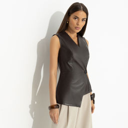 Жилет из мягкой экокожи Откровенно стильная (коричневый) - Charutti фото 6