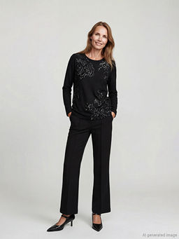 Bisiklet Yaka Desenli Kad?n Ti??rt