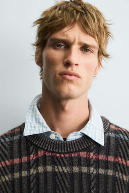 TEXTURED STRIPE SWEATER