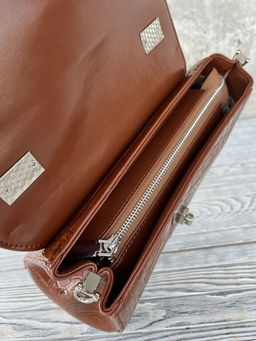 Женская лаковая сумка под крокодила HW-7711 Браун