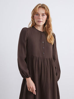 Bisiklet Yaka Dokulu M?slin Pileli Elbise